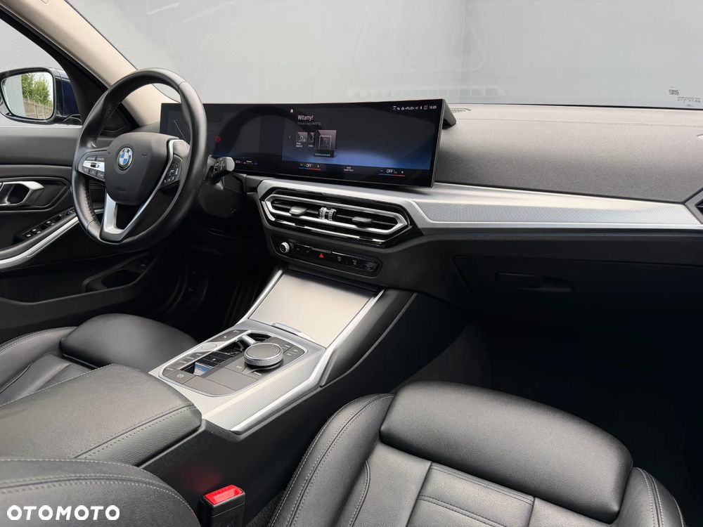 BMW Seria 3 318d mHEV - 24