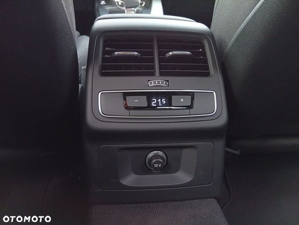 Audi A4 Limousine - 12