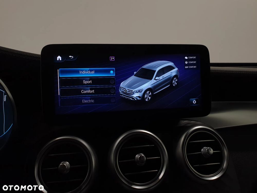 Mercedes-Benz GLC 300 de 4Matic 9G-TRONIC AMG Line Plus - 22