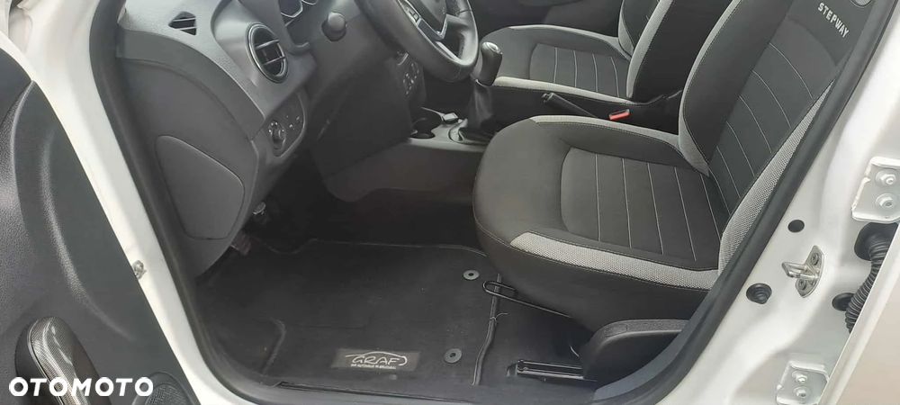 Dacia Sandero Stepway TCe 90 Prestige - 19