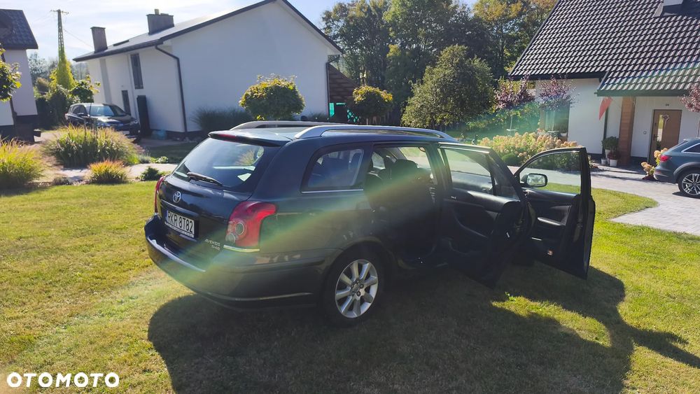 Toyota Avensis - 4