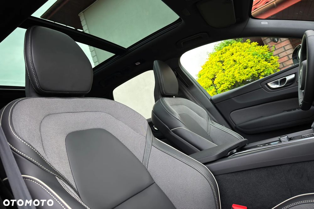 Volvo XC 60 B5 B AWD Geartronic RDesign - 10
