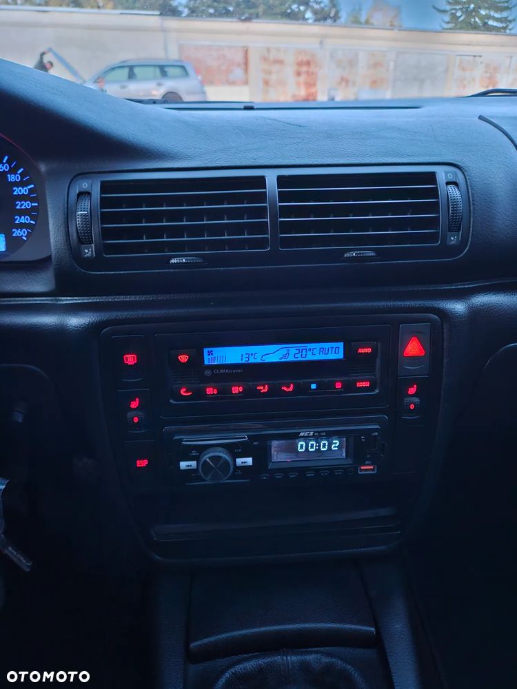 Volkswagen Passat - 8