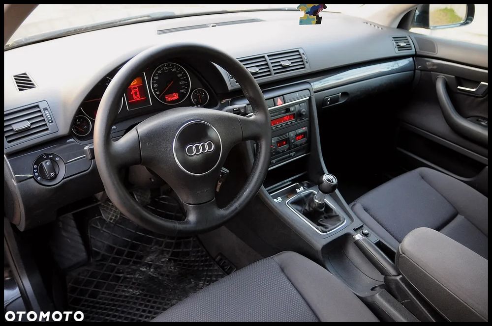 Audi A4 Limousine - 5