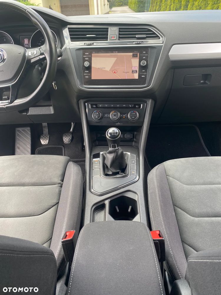 Volkswagen Tiguan 2.0 TDI SCR Elegance - 24