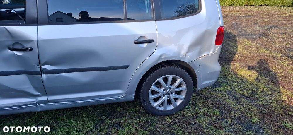 Volkswagen Touran 1.6 TDI DPF Trendline DSG - 19