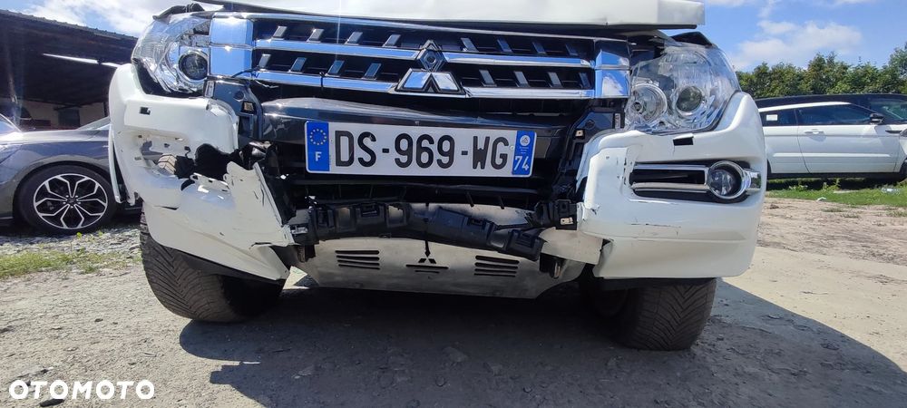 Mitsubishi Pajero 3.2 DID Instyle - 24
