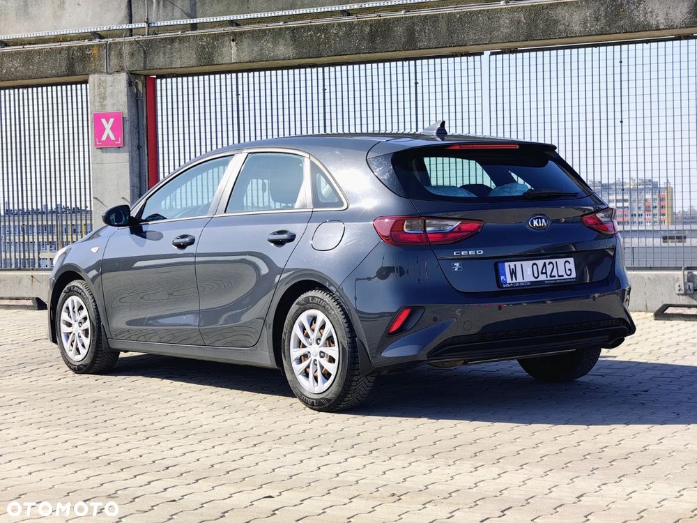 Kia Ceed - 10