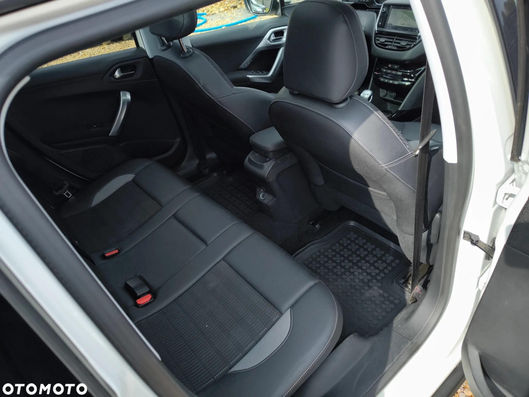 Peugeot 2008 - 15