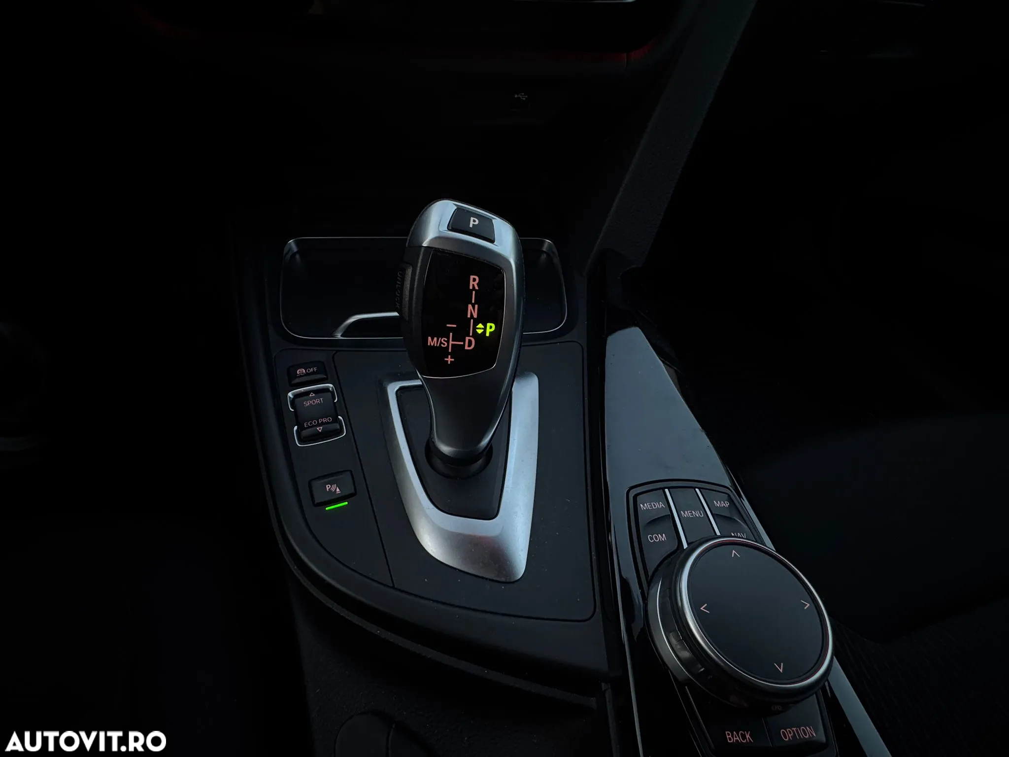 BMW Seria 3 320d Touring Aut. Advantage - 16