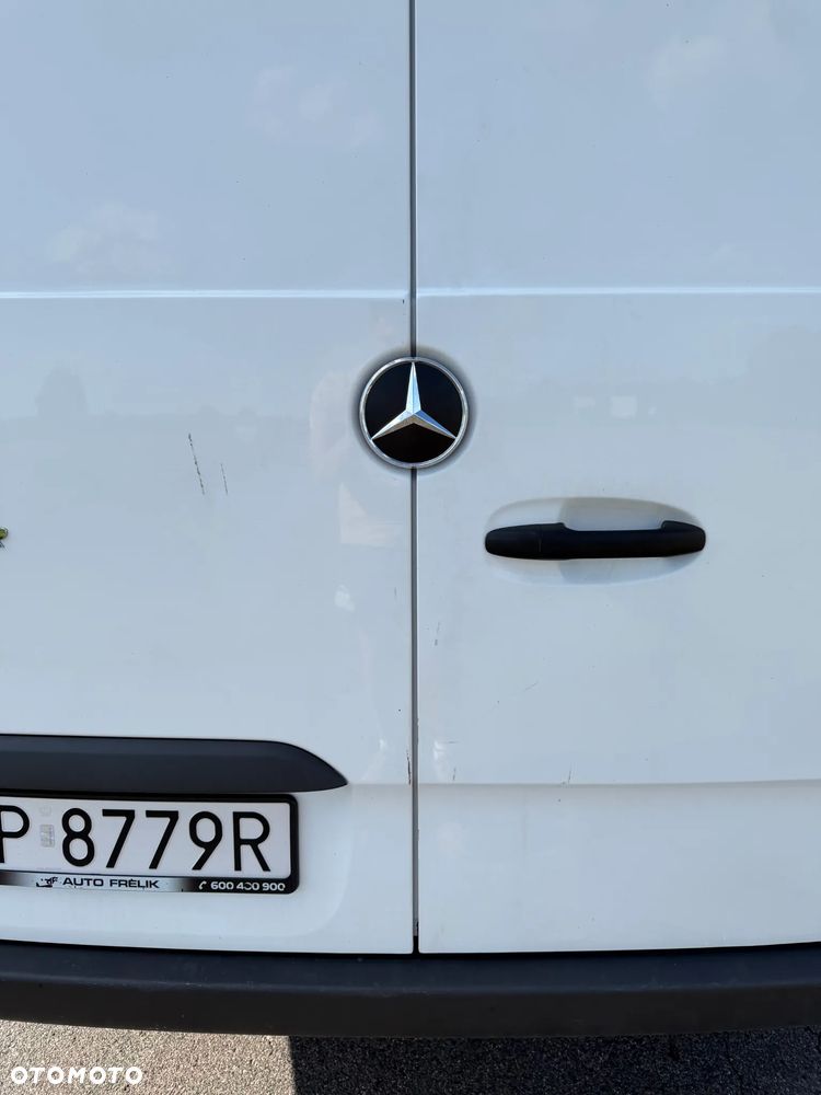 Mercedes-Benz Sprinter - 10