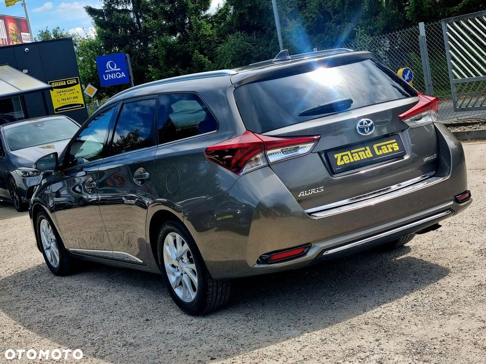 Toyota Auris Hybrid 135 Selection - 7