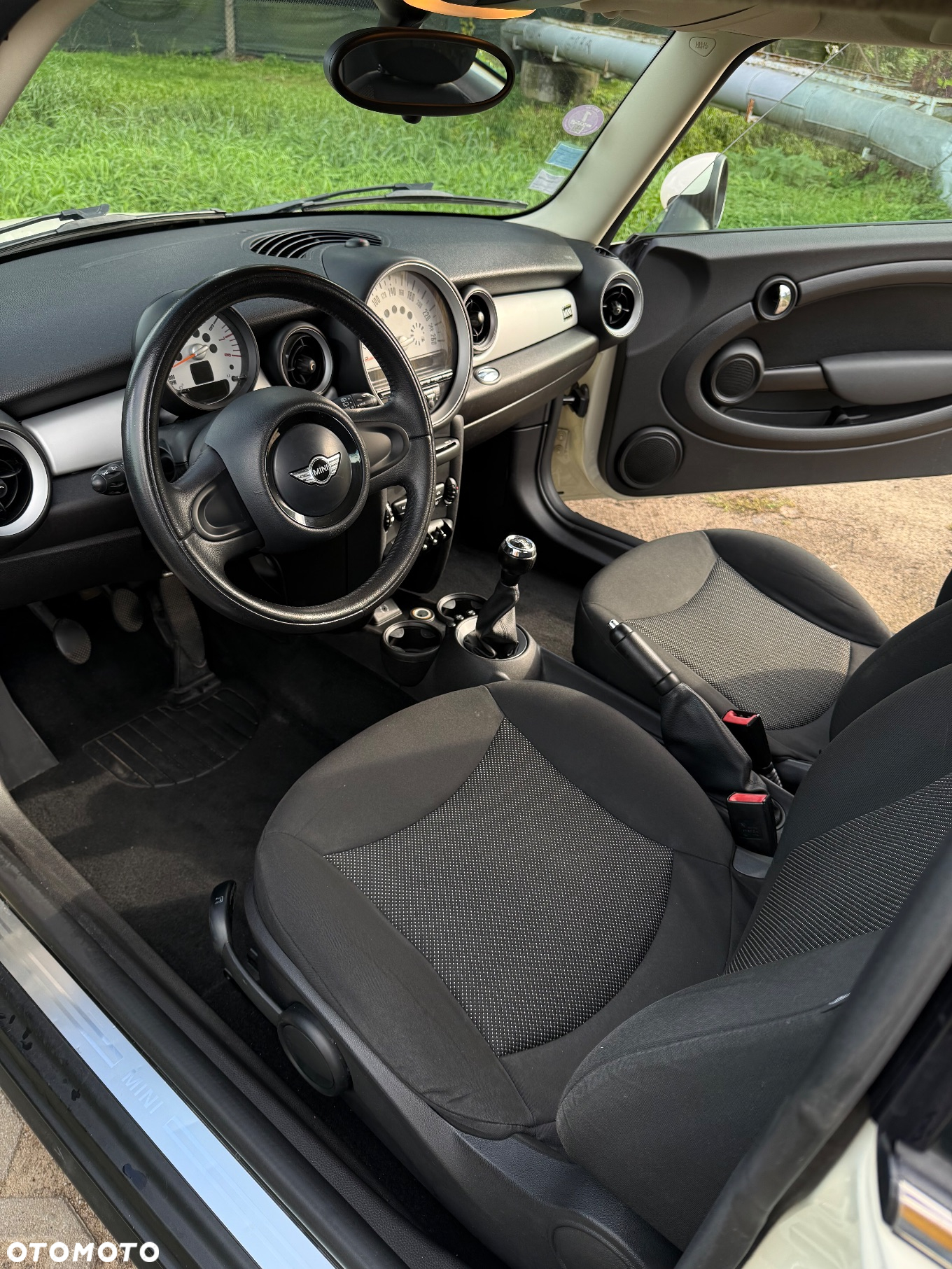 MINI ONE Standard - 10