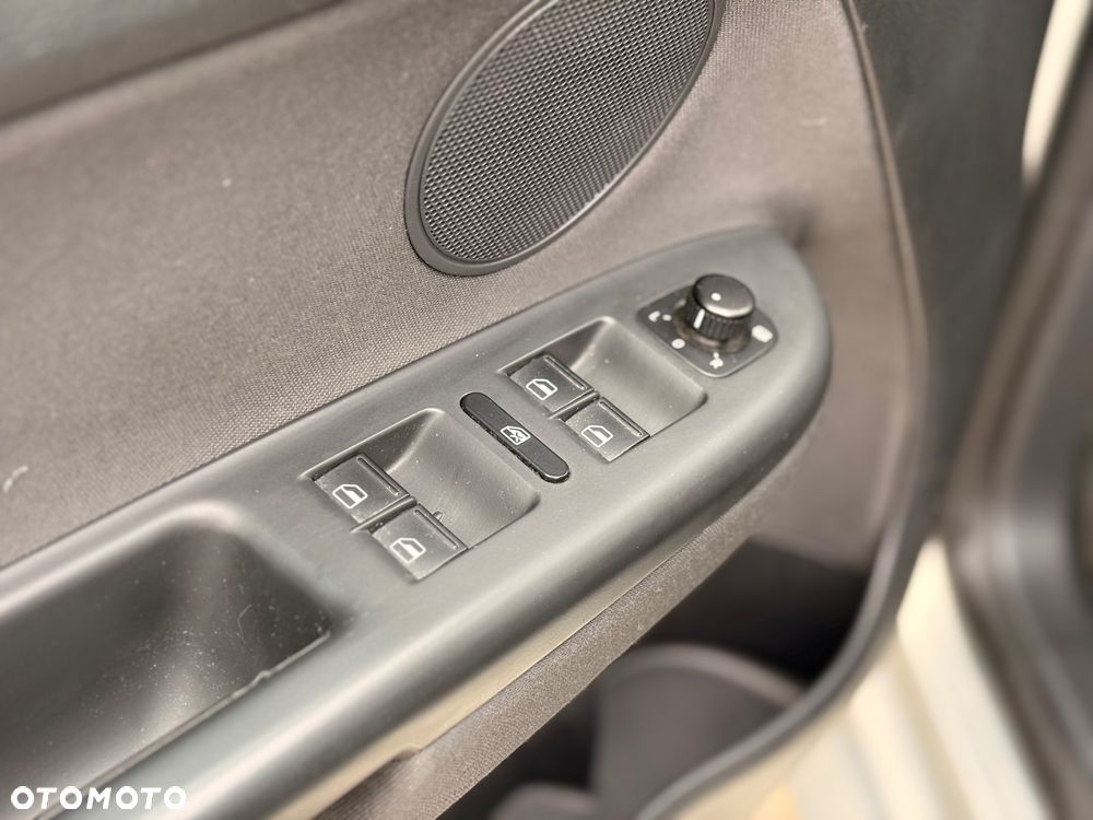 Volkswagen Golf Plus 2.0 TDI DPF DSG Style - 11