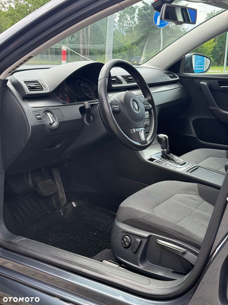 Volkswagen Passat 2.0 TDI DSG BlueMotion Technology Comfortline - 10