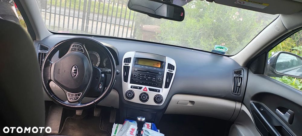 Kia Ceed - 4