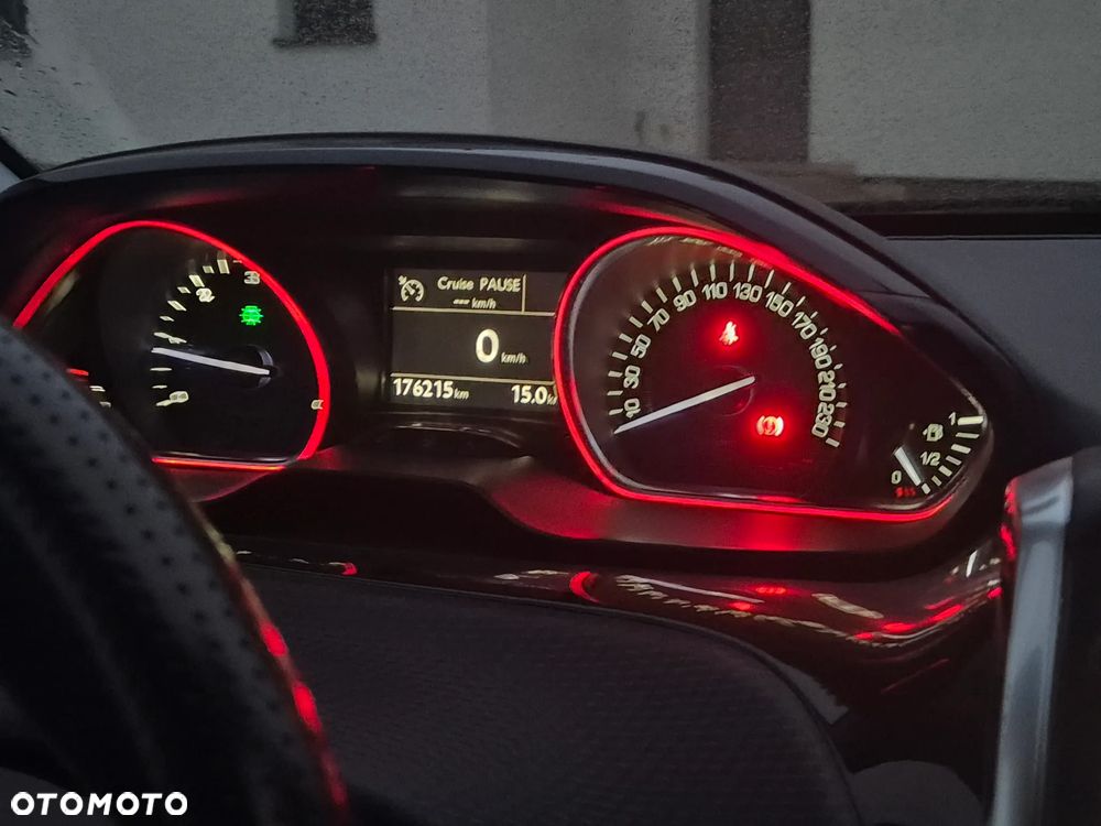 Peugeot 2008 - 25