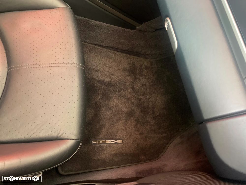 Porsche 911 Série F - 29