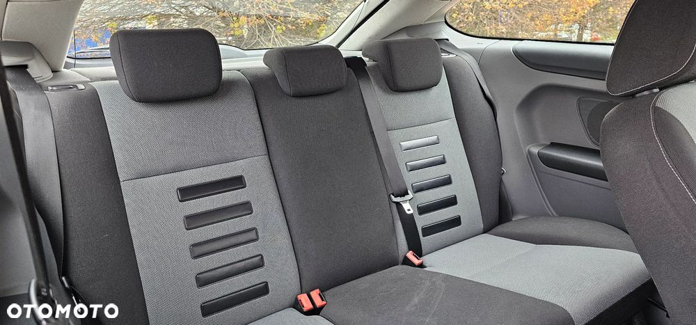 Ford Focus 1.6 16V Style - 8