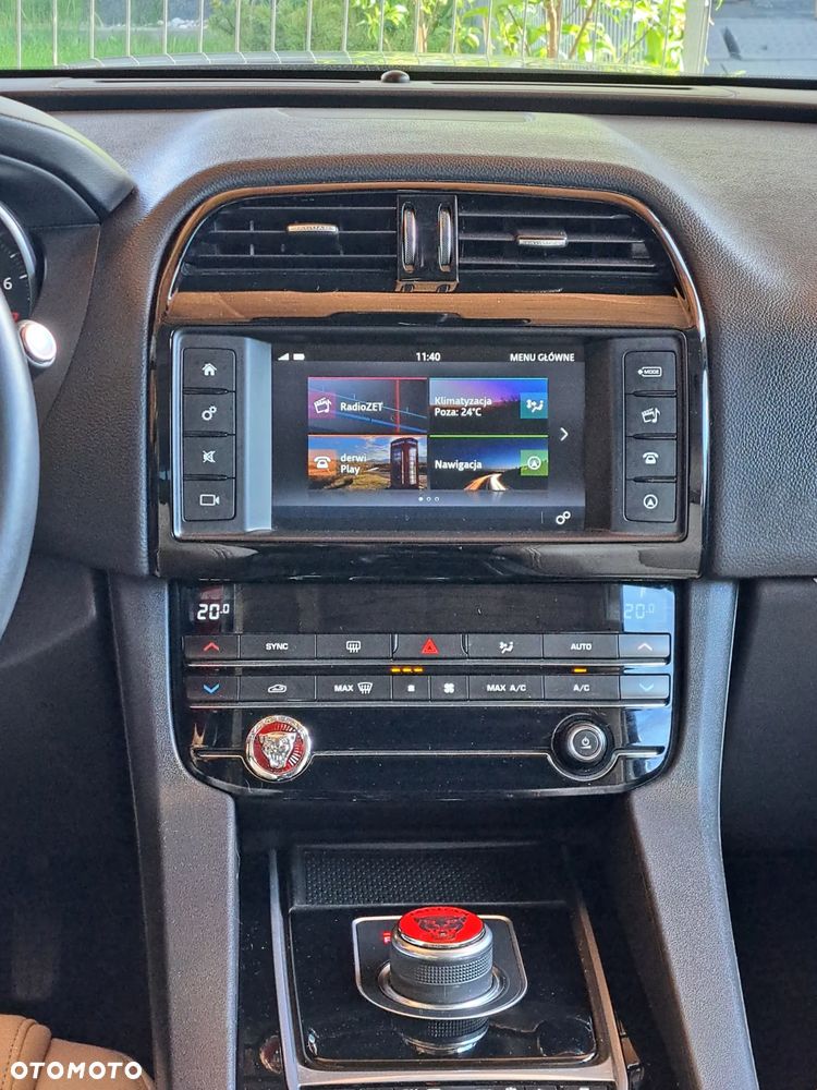 Jaguar F-Pace 25t AWD Prestige - 12