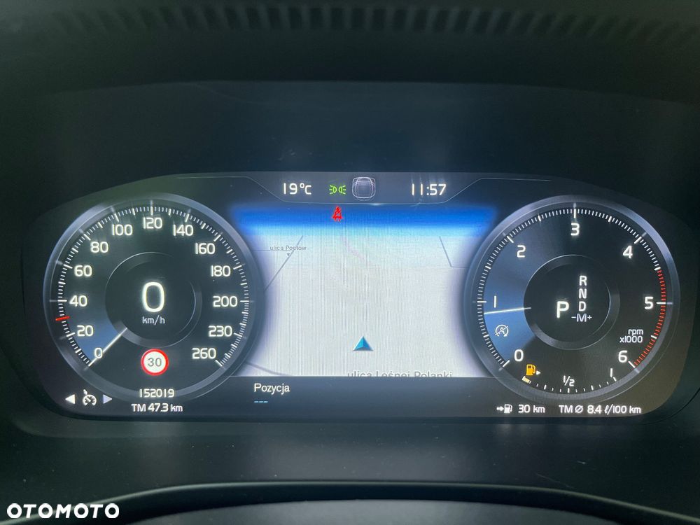 Volvo XC 40 D3 Momentum Pro - 24