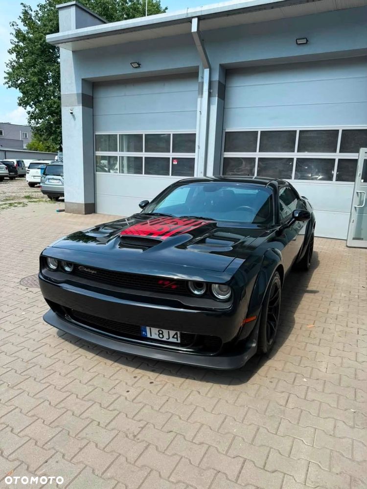 Dodge Challenger - 2