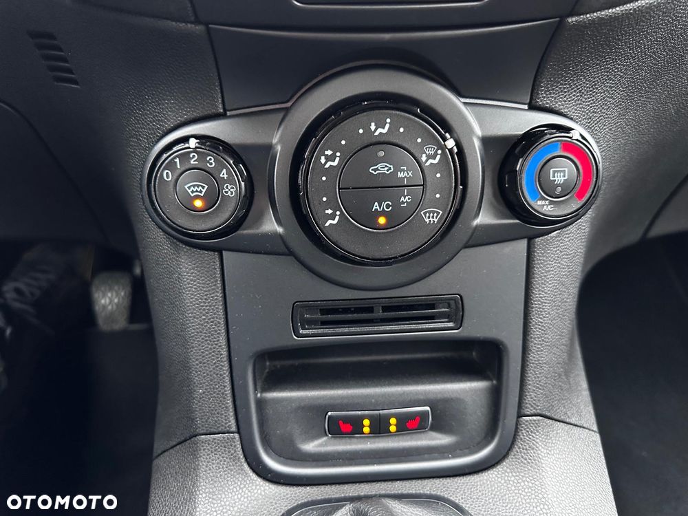 Ford Fiesta 1.25 Celebration - 18