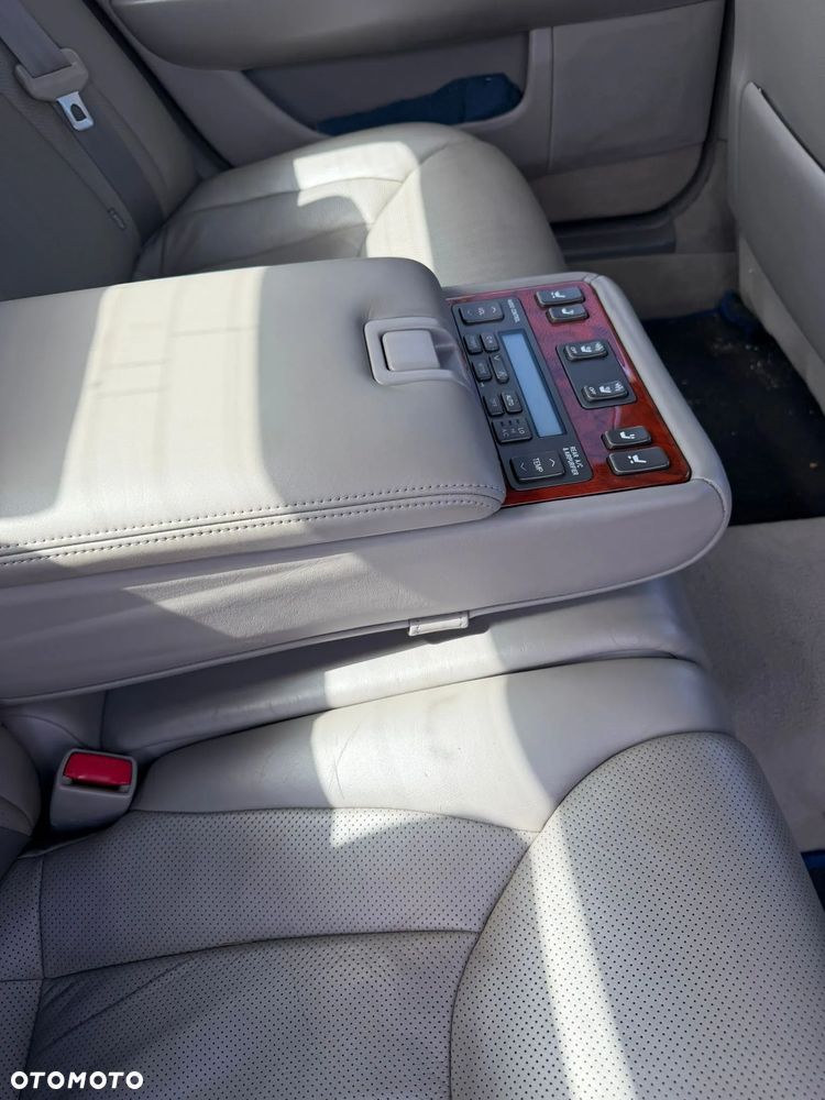 Lexus LS Prezydent - 16