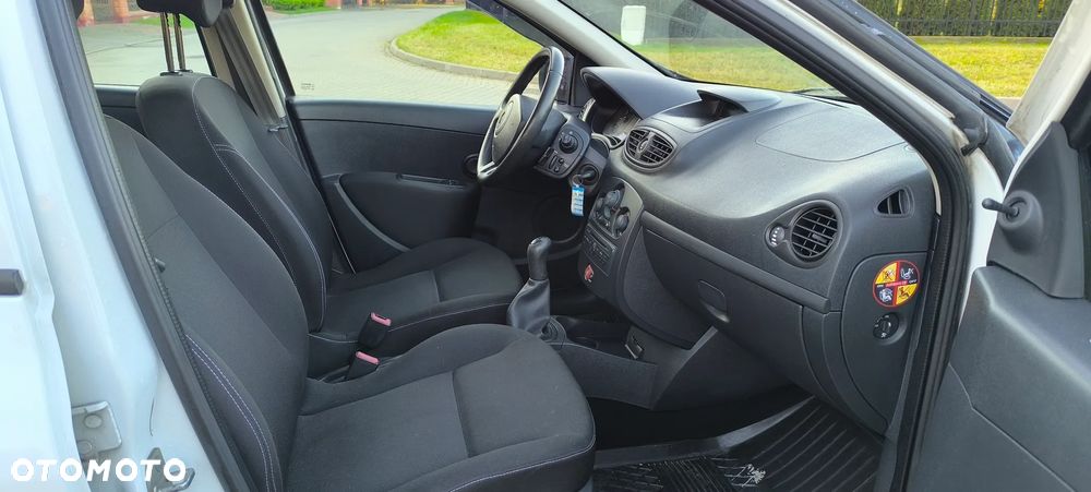 Renault Clio 1.2 16V Expression - 11
