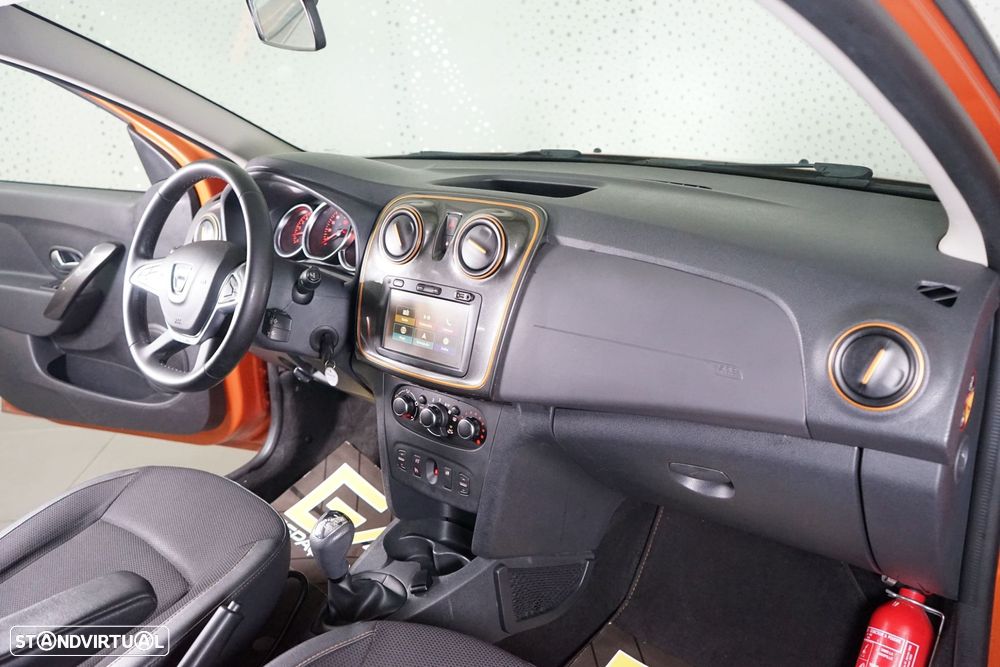 Dacia Sandero Stepway TCe 90 Easy-R S&S Celebration - 17