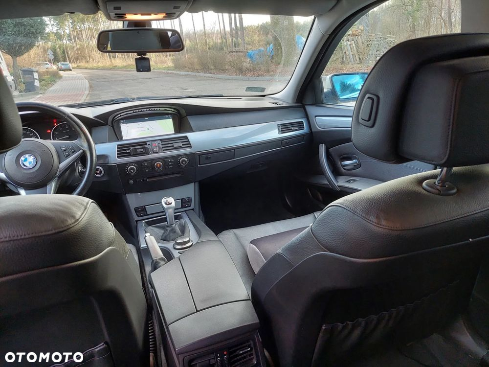 BMW i5 - 10