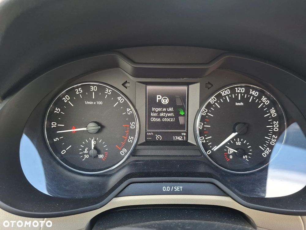 Skoda Octavia 1.6 TDI Ambiente DSG - 23