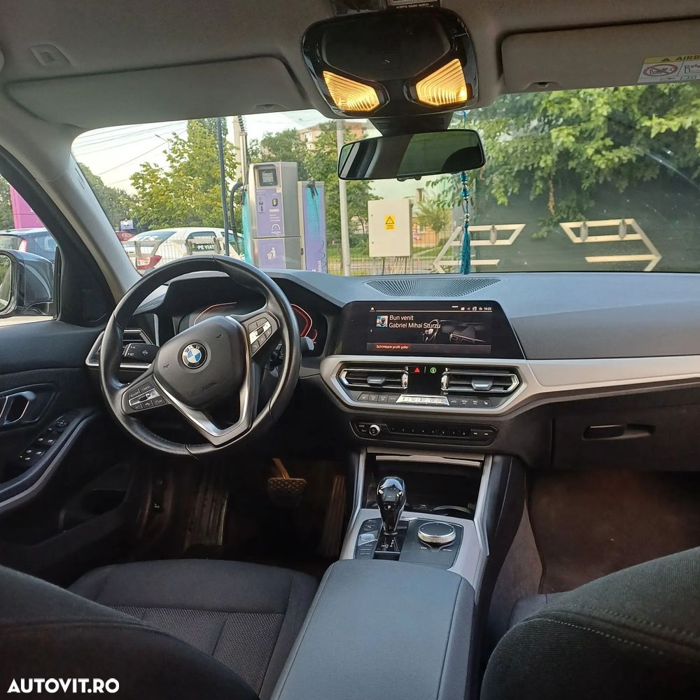 BMW Seria 3 320d xDrive AT - 25