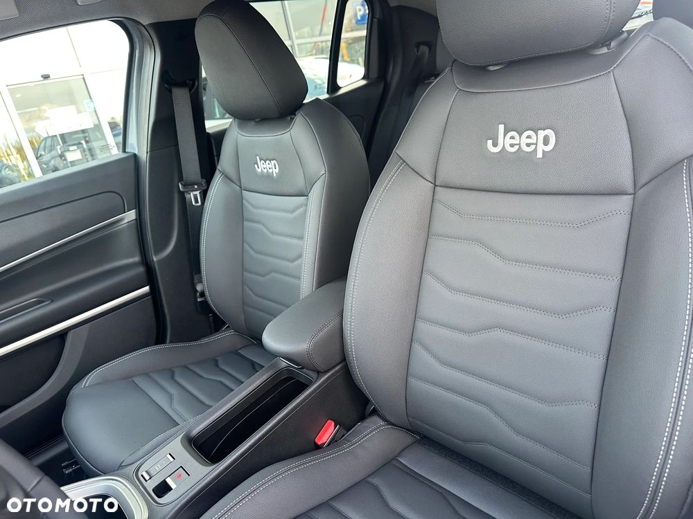 Jeep Avenger 1.2 T3 mHEV Summit FWD eDCT6 - 11
