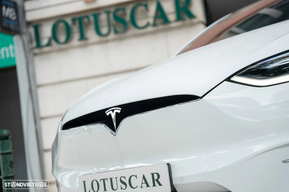 Tesla Model X 100D - 32