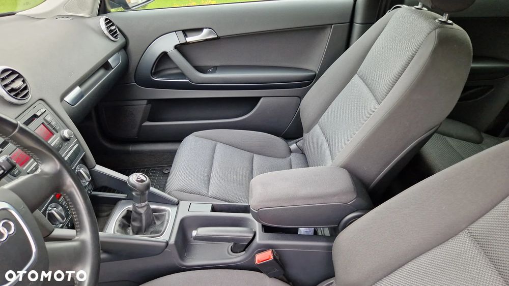 Audi A3 3-drzwiowe 1.6 TDI Attraction - 10