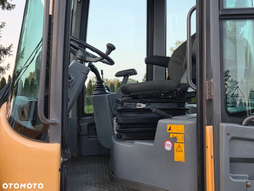 Volvo L30G - 12