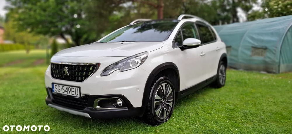 Peugeot 2008 1.2 Pure Tech GPF Allure S&S EAT6 - 1