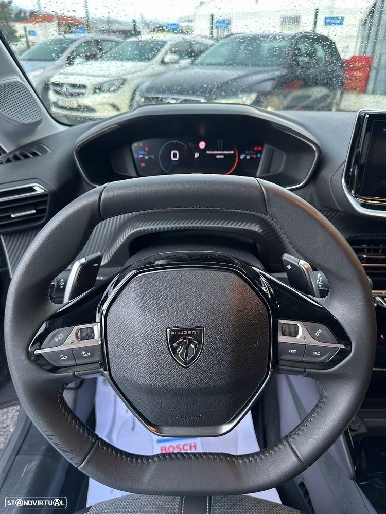 Peugeot 208 1.2 Hybrid Allure e-DCS6 - 8