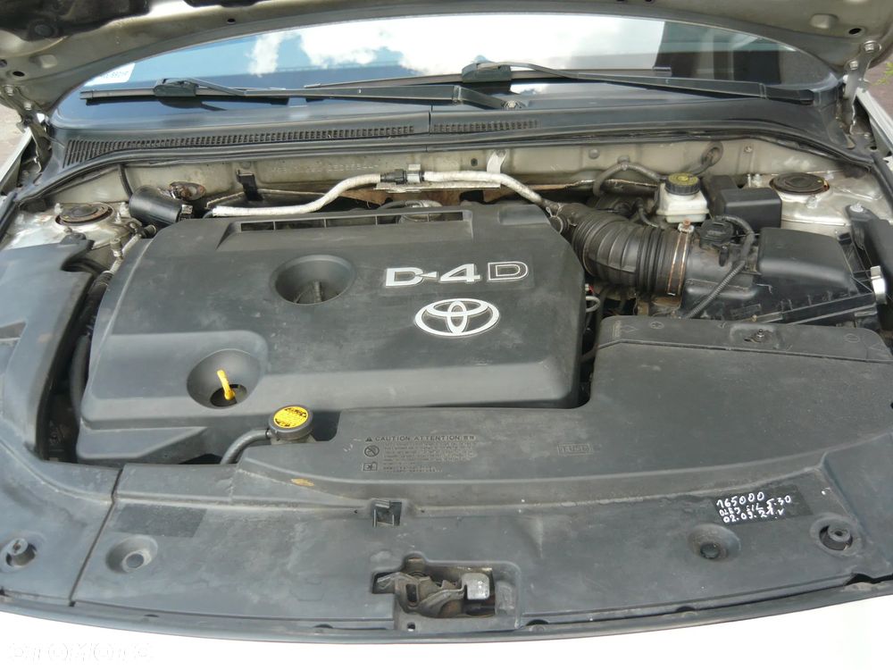 Toyota Avensis - 5