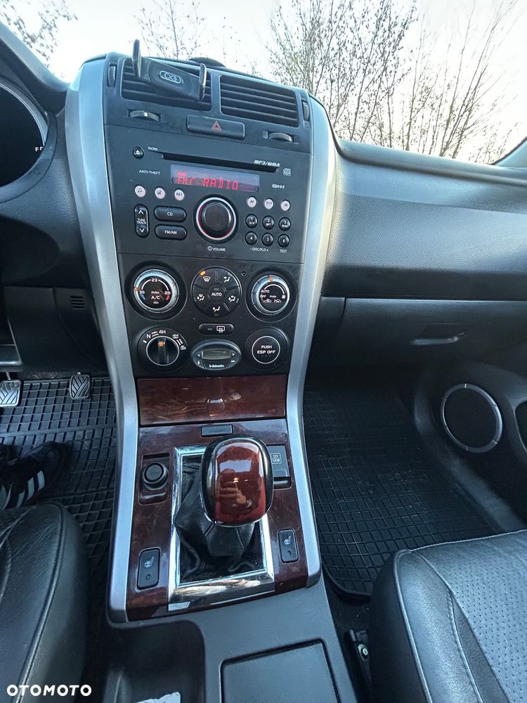 Suzuki Grand Vitara 1.9 DDiS De luxe - 26
