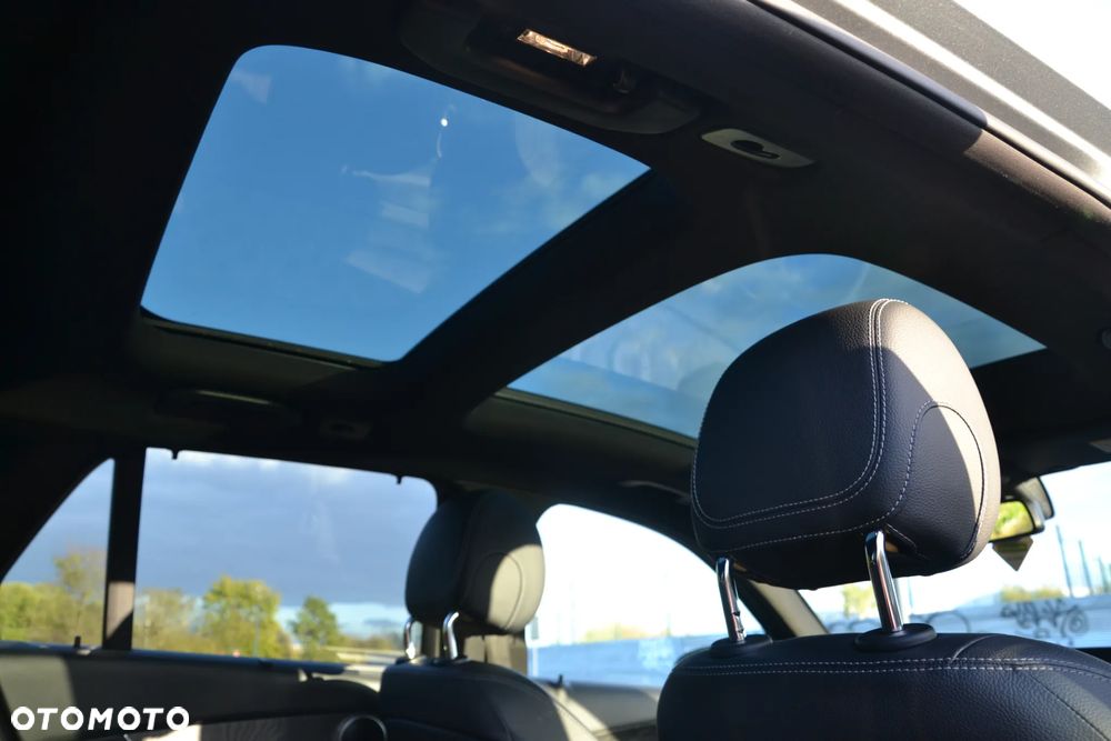 Mercedes-Benz GLC 300 4Matic 9G-TRONIC AMG Line - 19