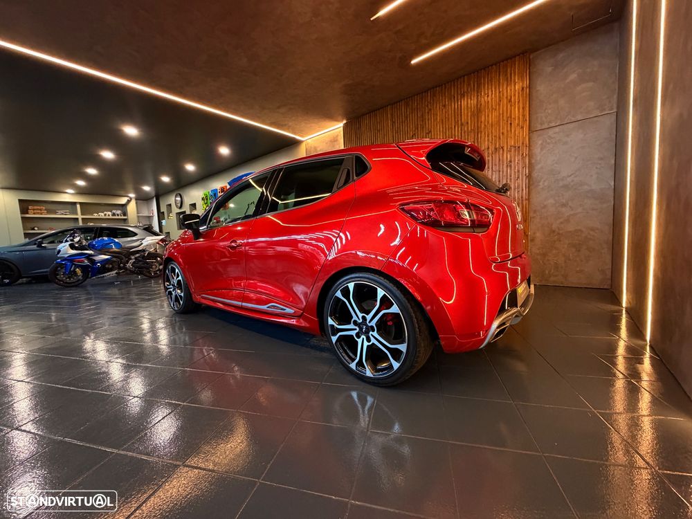 Renault Clio TCe 220 EDC R.S. Trophy - 2