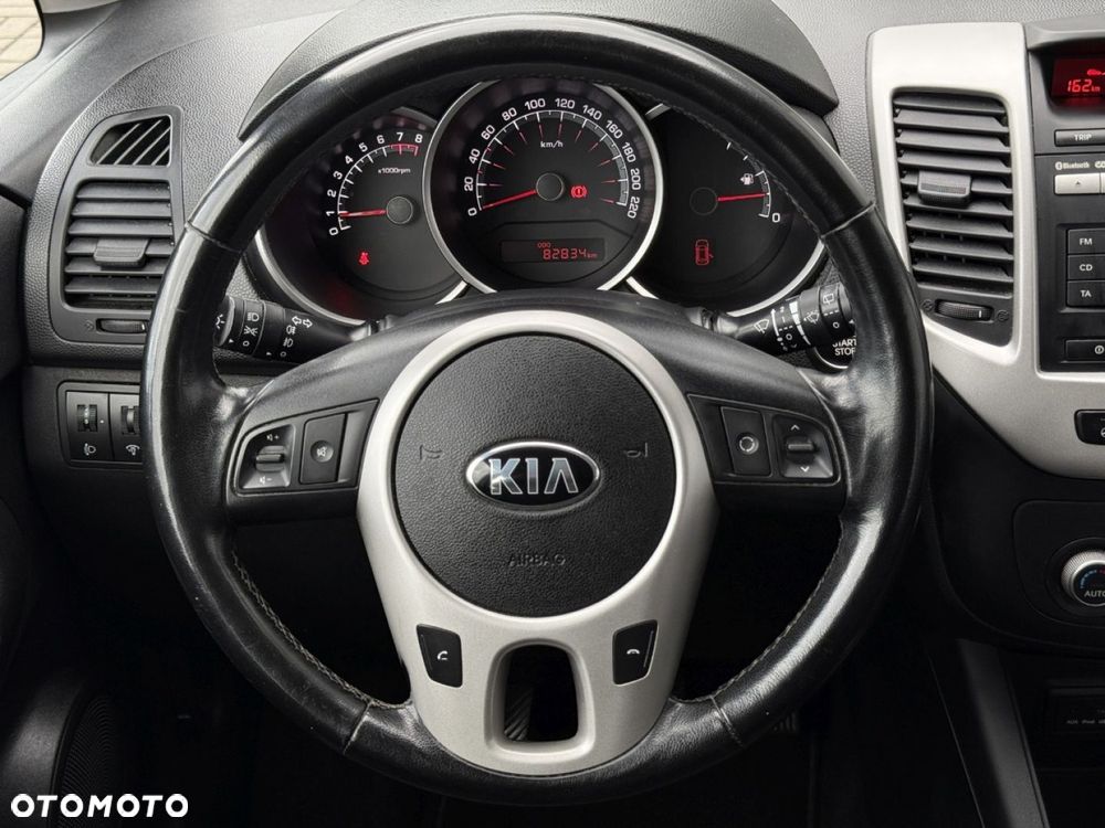 Kia Venga 1.4 CVVT UEFA EURO 2016 - 23