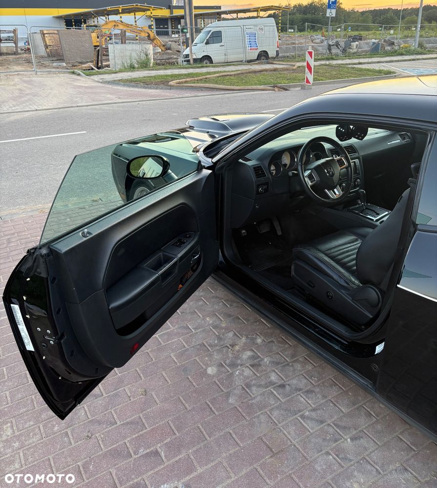 Dodge Challenger - 9