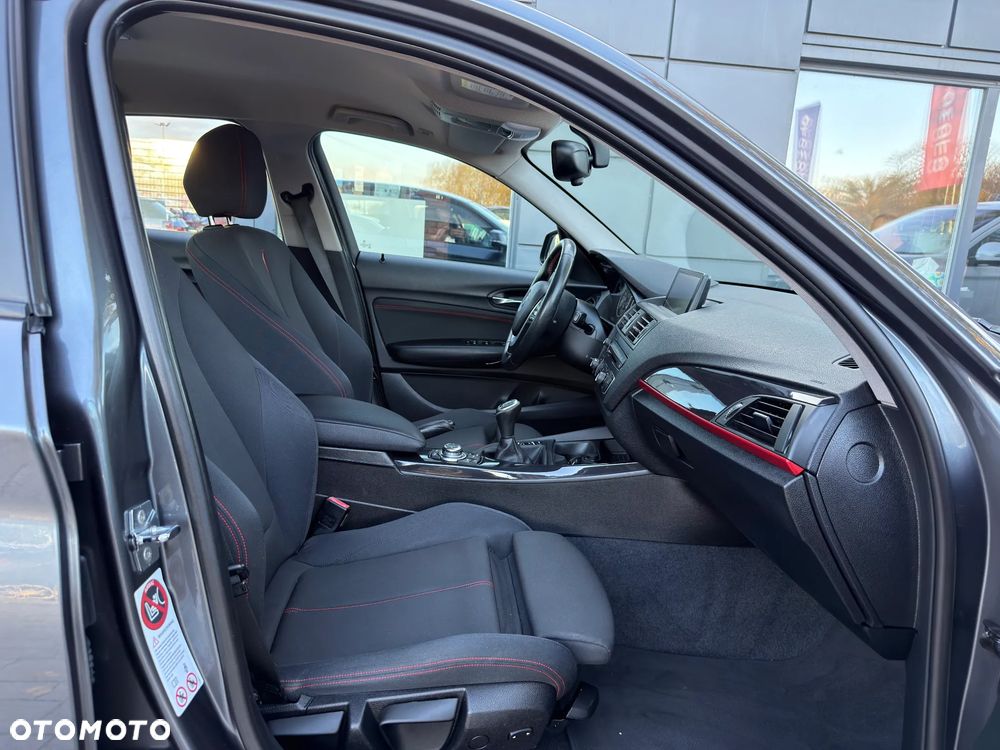 BMW Seria 1 118i Sport Line - 31