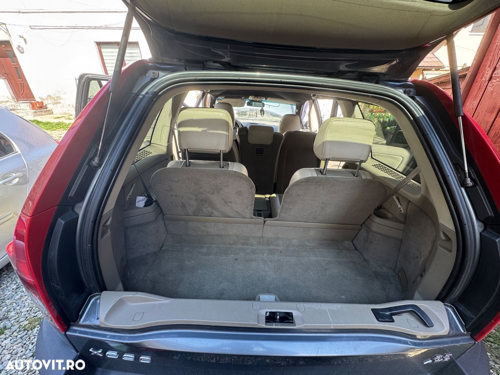 Volvo XC 90 - 9
