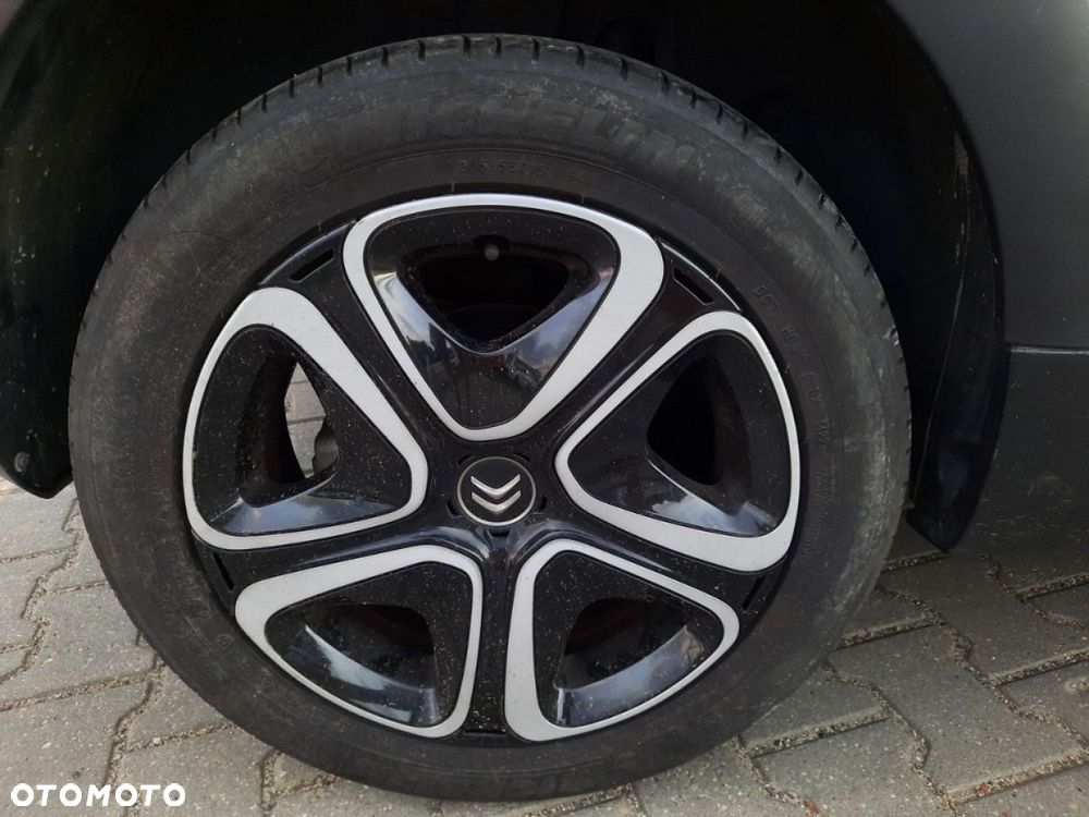 Citroën C3 1.2 PureTech Shine EAT6 - 13