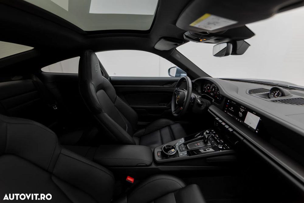 Porsche 911 Carrera PDK - 25