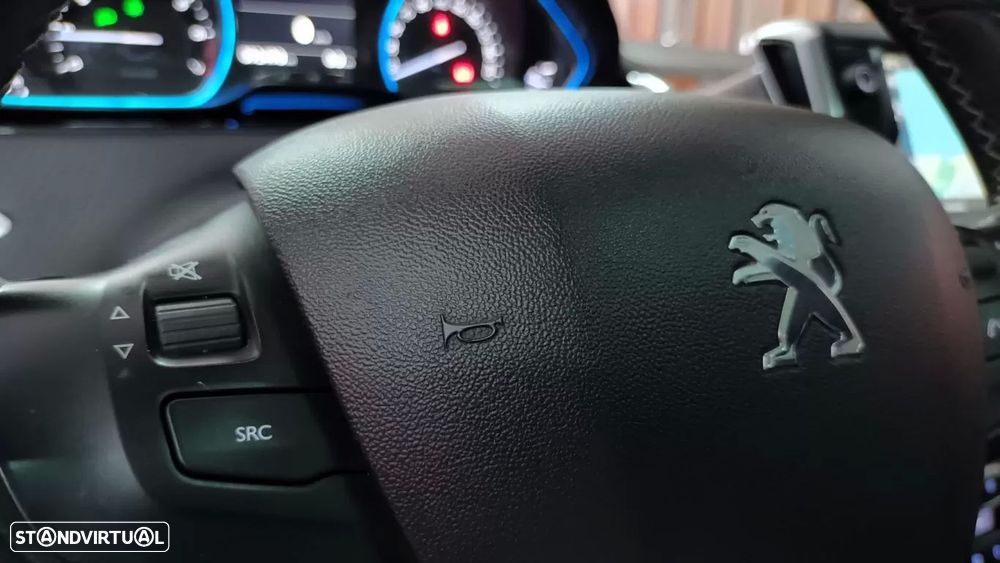 Peugeot 2008 1.2 PureTech Allure - 33